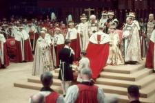 英国女王的权利（英国女王有哪些权力）