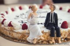 男人为了小三坚决离婚说明什么（为什么男人敢出轨还逼离婚）