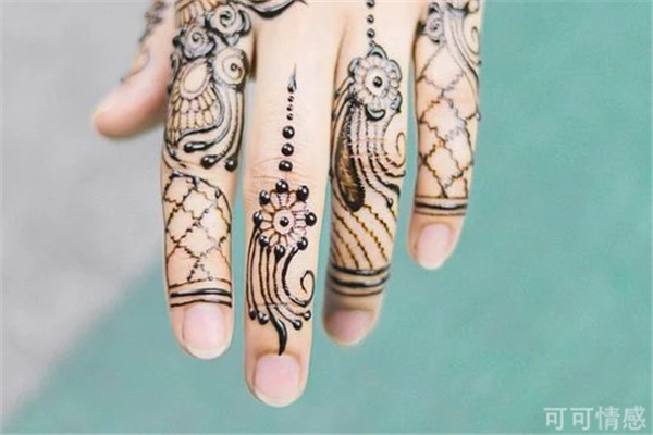 女生主动提出分手后发的说说带图片四